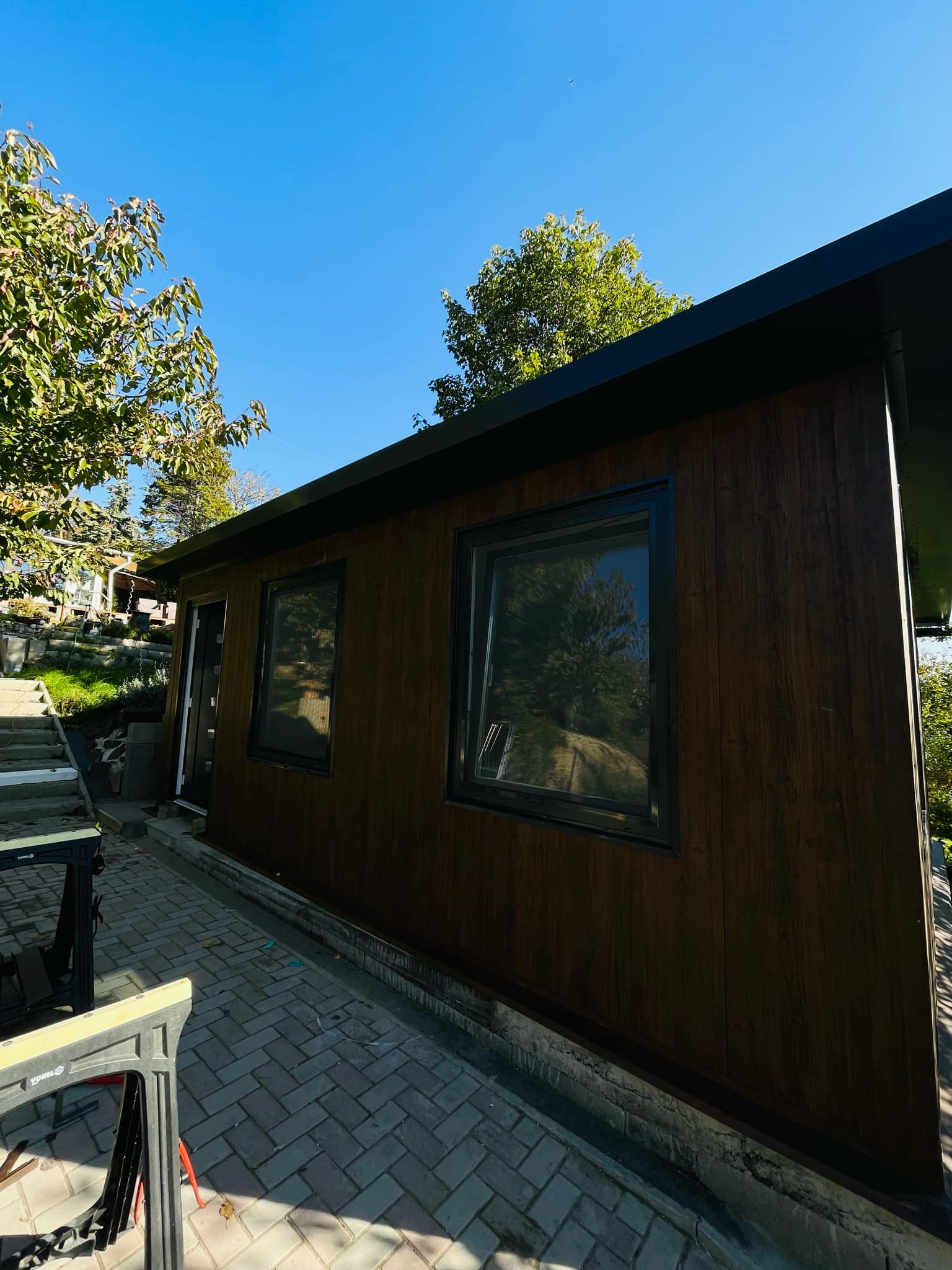 Szendvicspanel Nyaraló DIÓ-antracit színben  50m2